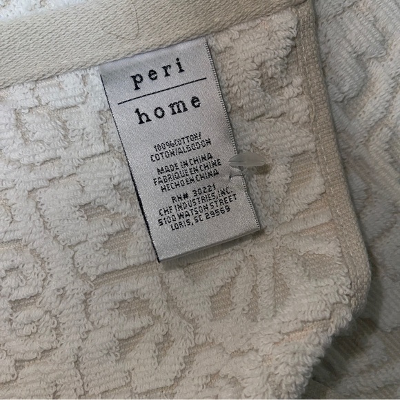 Peri Home Bath Peri Home Super Soft Cotton Medallion Scroll Hand